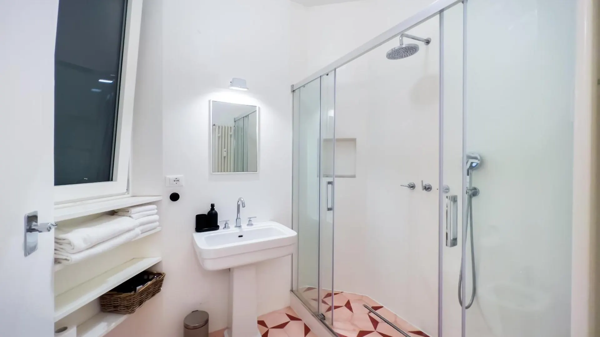 Paolo Sarpi - Charming Apartment With Terrace Milan