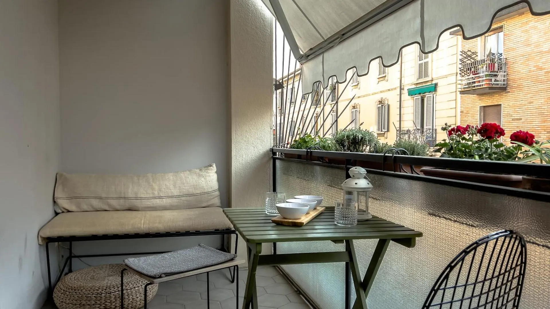 Paolo Sarpi - Charming Apartment With Terrace Milan Italy